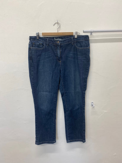 Stunning  cropped  Jeans uk18 Dark Blue KM001