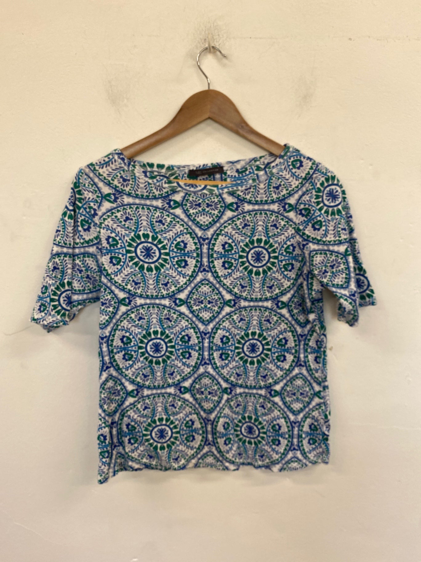 Stunning Marks & Spencers Top UK 18 Green Mix Folksy Pattern KM001