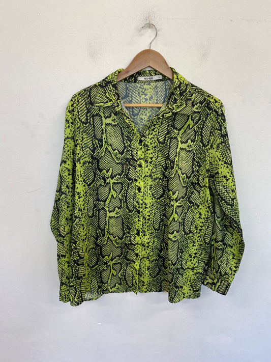 Stunning NA-KD Shirt XL Green & Black Reptile Print KM001