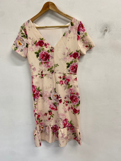 Stunning Paper dolls Dress UK 10 Cream floral mermaid AM006