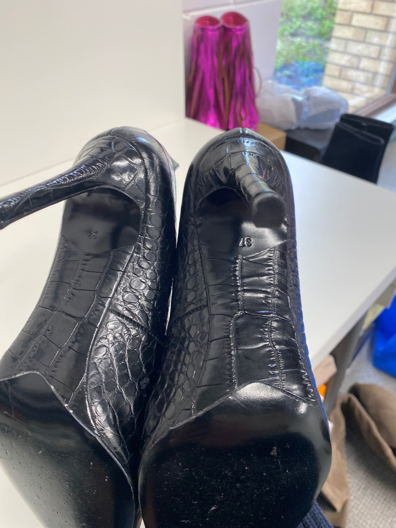 Stunning Massimo Dutti High heels uk4 Black Animal scalloped heel BB001