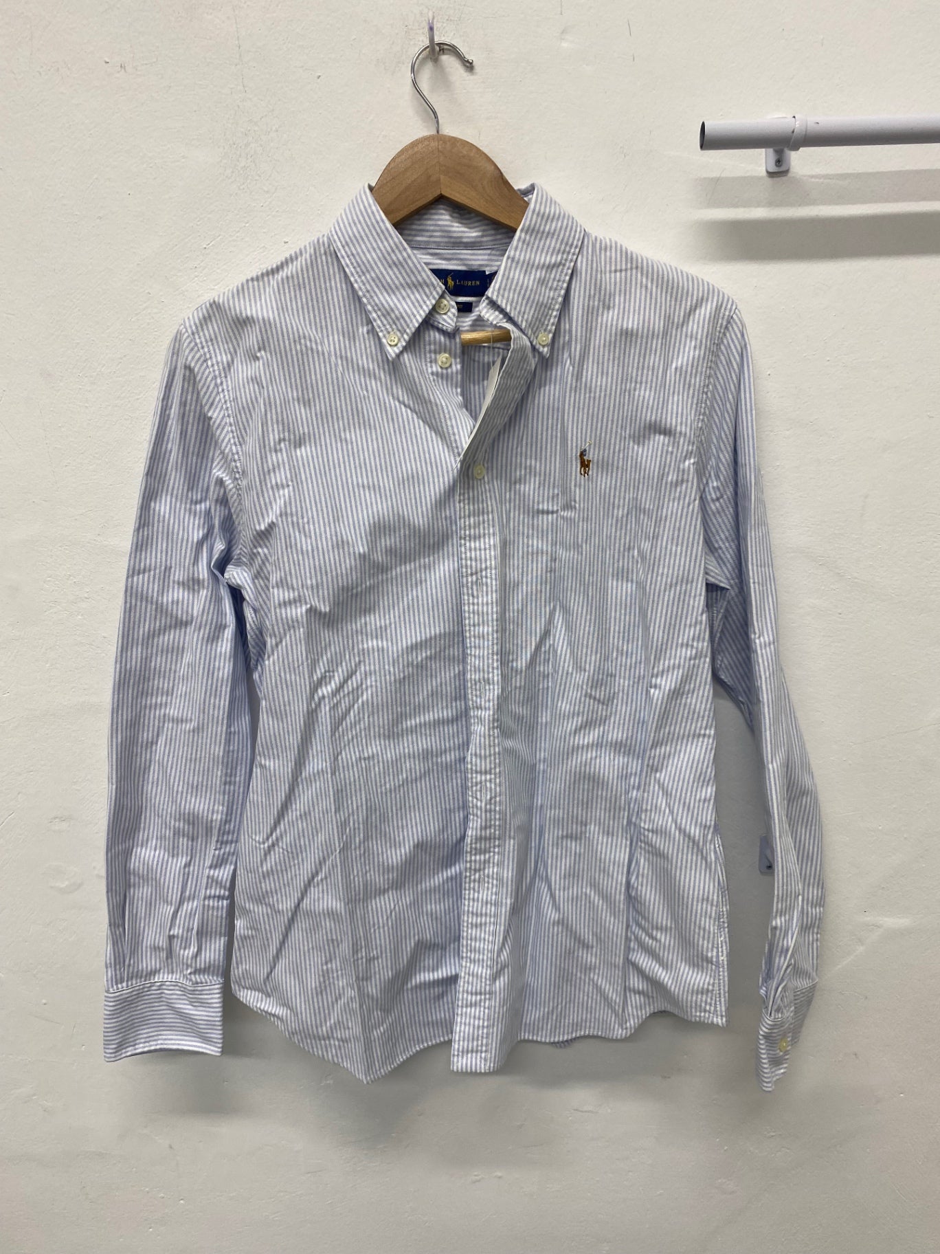 Stunning Polo Ralph Lauren Shirt L Light blue and white pinstripe Custom Fit AM006