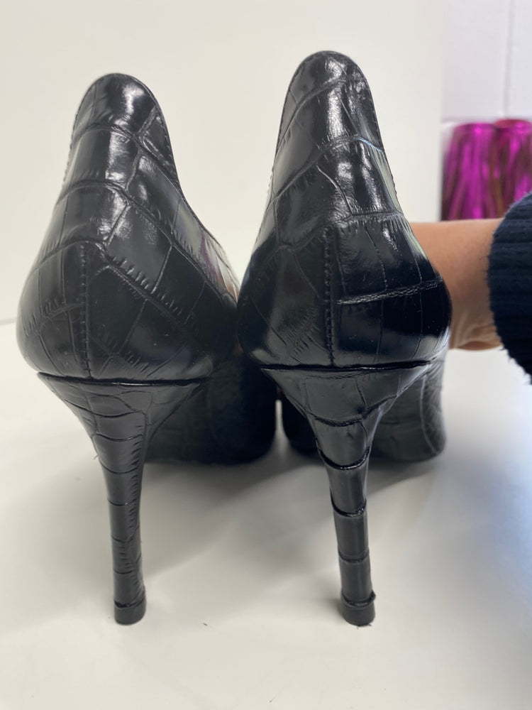 Stunning Massimo Dutti High heels uk4 Black Animal scalloped heel BB001