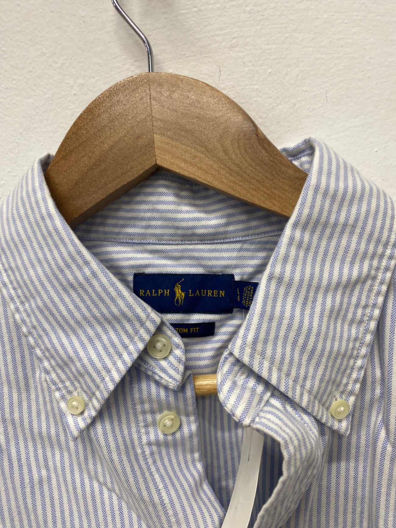 Stunning Polo Ralph Lauren Shirt L Light blue and white pinstripe Custom Fit AM006