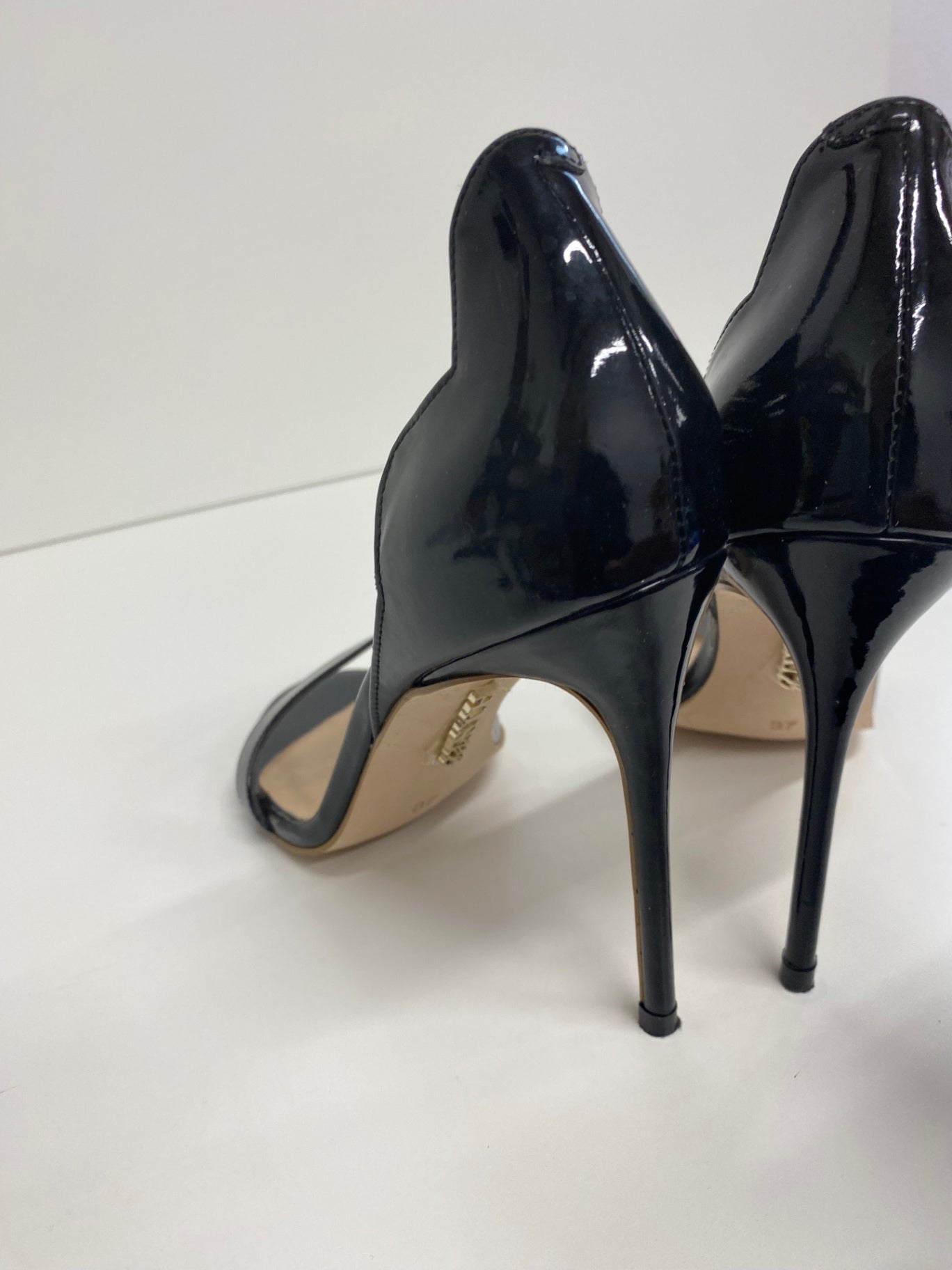 Stunning House of CB High Heels uk4 Black Dorsay Scallop BB001