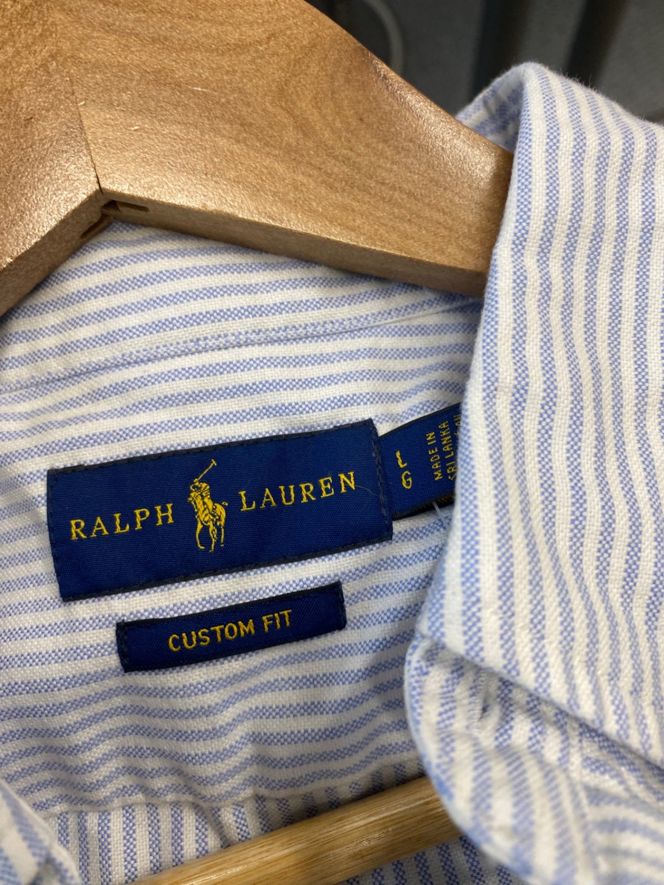 Stunning Polo Ralph Lauren Shirt L Light blue and white pinstripe Custom Fit AM006