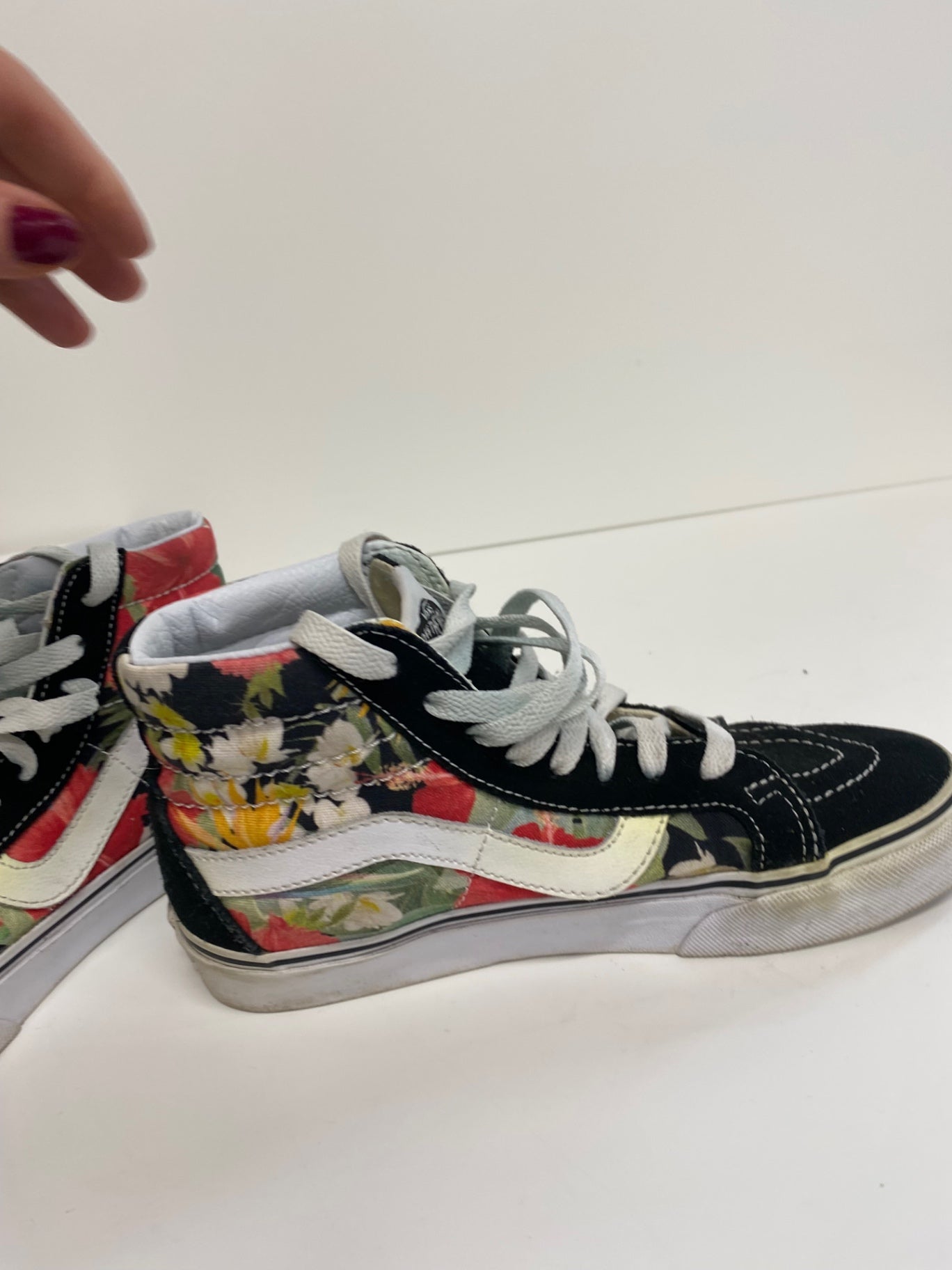 Classic Vans Sneakers UK3 Black Floral Patterns BT001