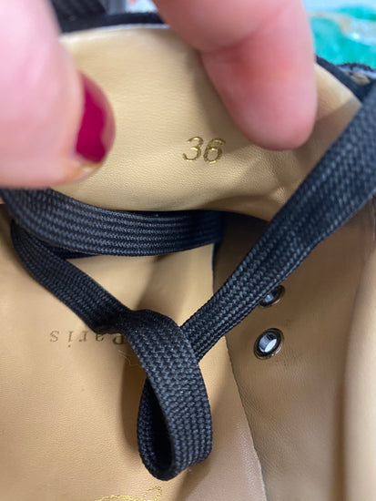 Classic Christian Louboutin Louis Junior Sneakers UK3 Black Spikes BT001