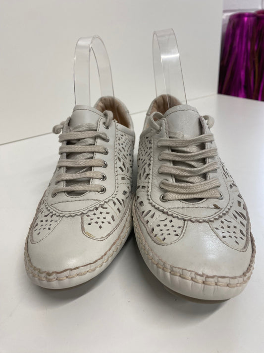 Classic Kolinos Sneakers UK2.5 Beige/Off-white BT001