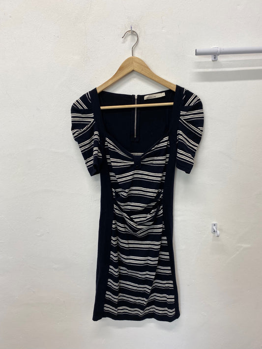 Classic Karen Millen Striped knit dress UK6 Black & white JB006