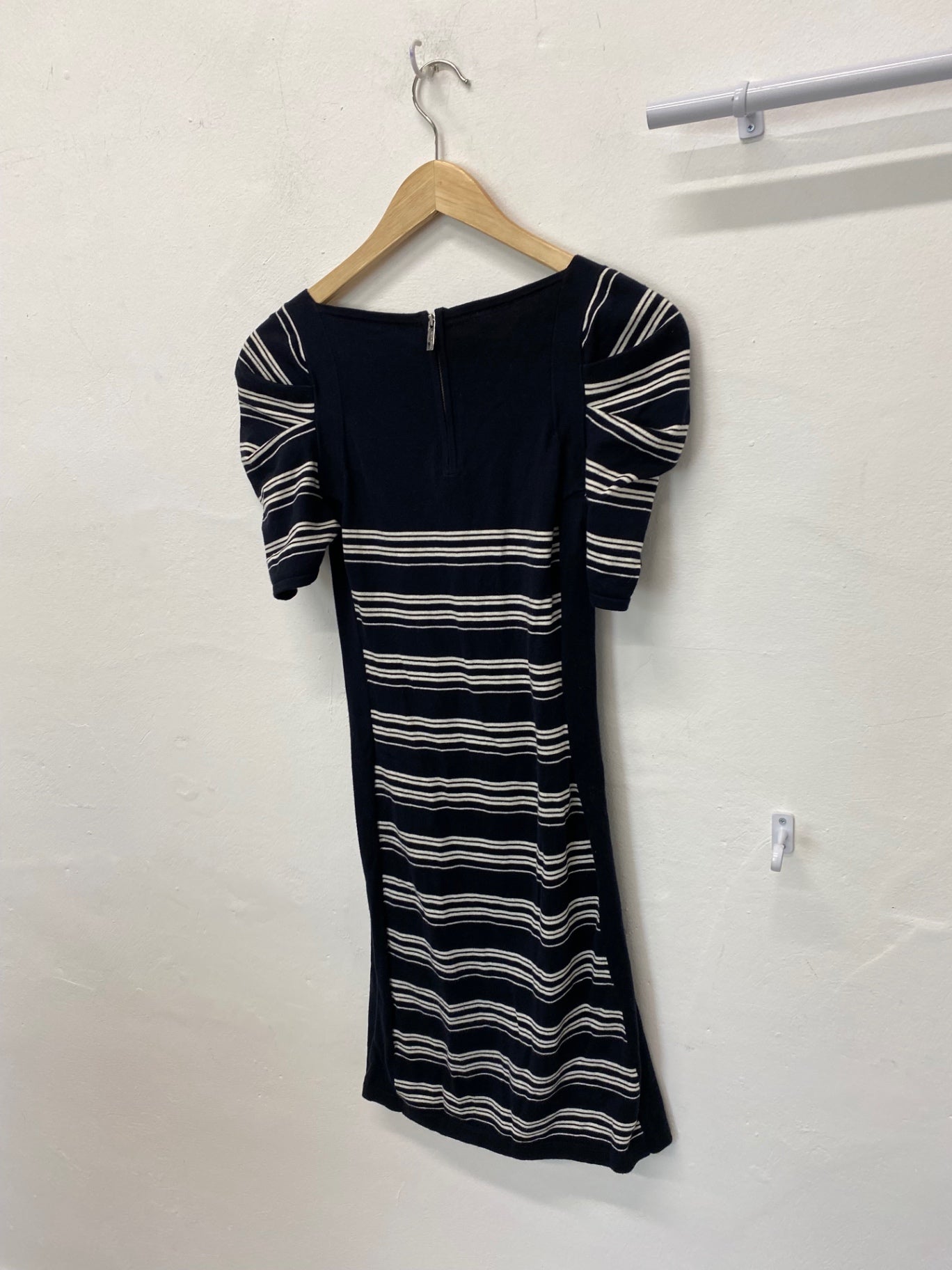 Classic Karen Millen Striped knit dress UK6 Black & white JB006