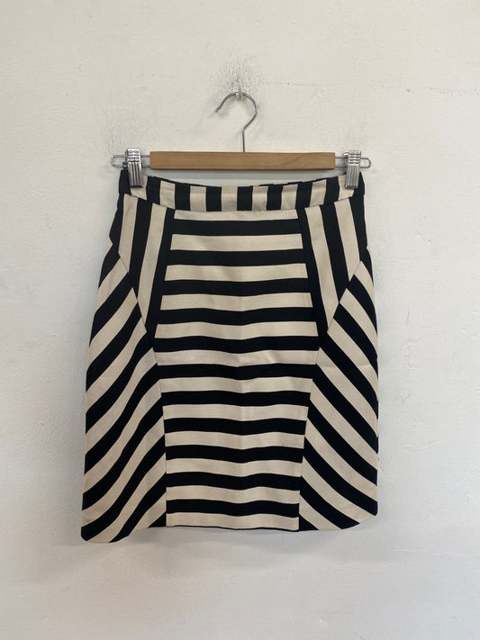 Classic Reiss Karis Mini Skirt UK6 Black & White Stripe JB006