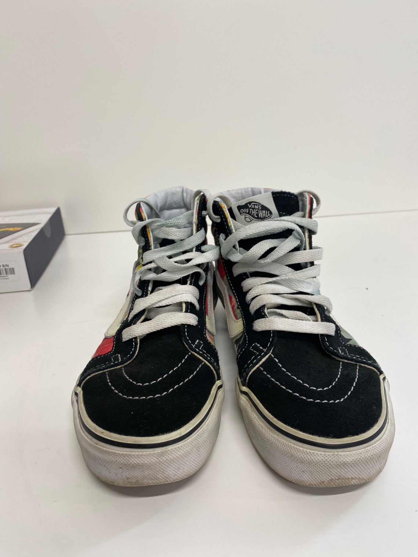 Classic Vans Sneakers UK3 Black Floral Patterns BT001