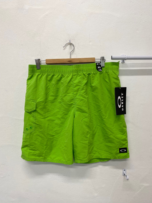 Fabulous Oakley Swim Shorts UK XL neon Green New DW001