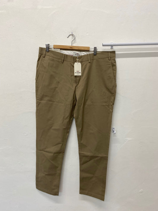 Fabulous Ben Sherman Chino Trousers W40” Stone Race Days DW001