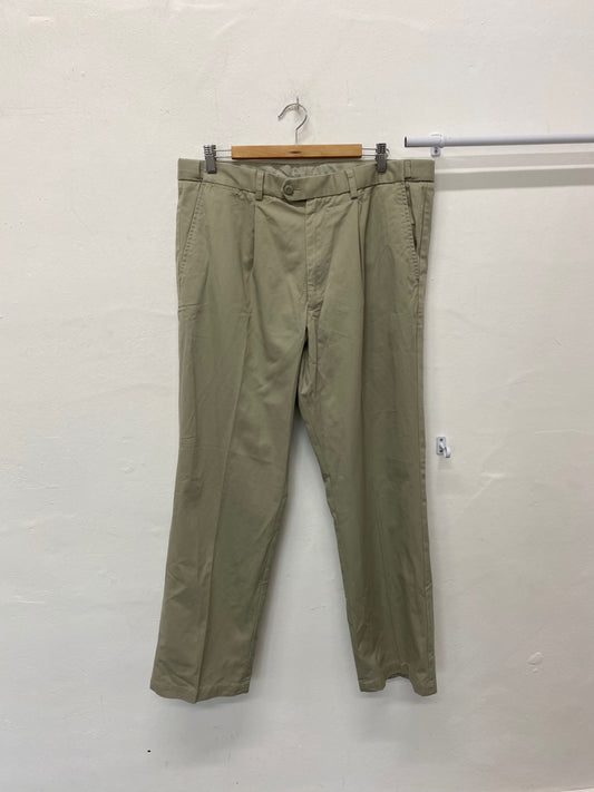 Fabulous Marks & Spencers Chino Trousers W38” Beige pleated leisure Golf SL001