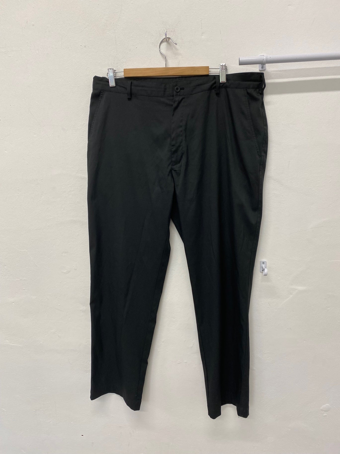 Fabulous Nike golf Golf Trousers W36ÃƒÂ¢Ã¢â€šÂ¬Ã‚Â L32ÃƒÂ¢Ã¢â€šÂ¬Ã‚Â Black DW001