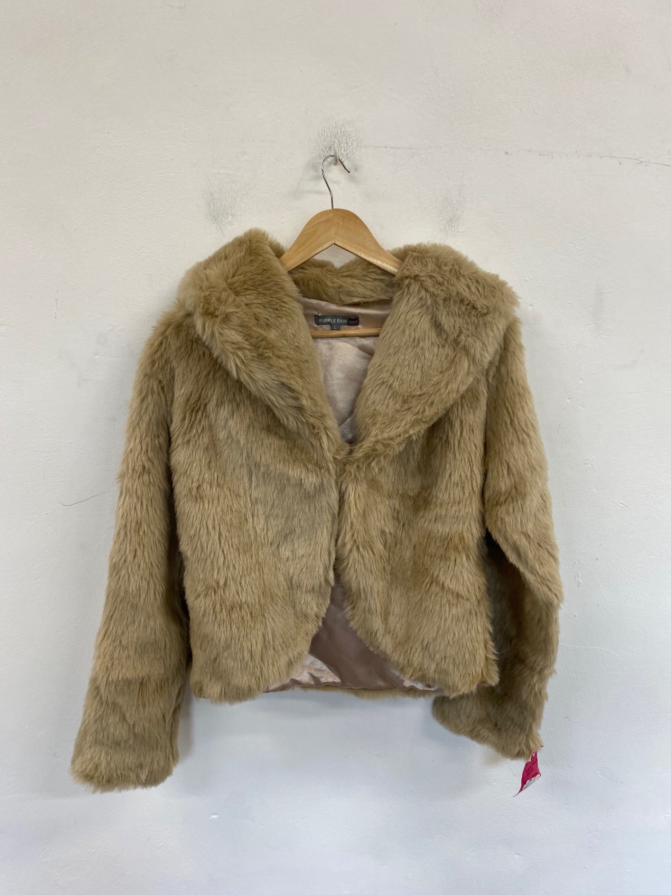 Fabulous Purple Rain QED London Faux Fur Coat UK L Beige BT001