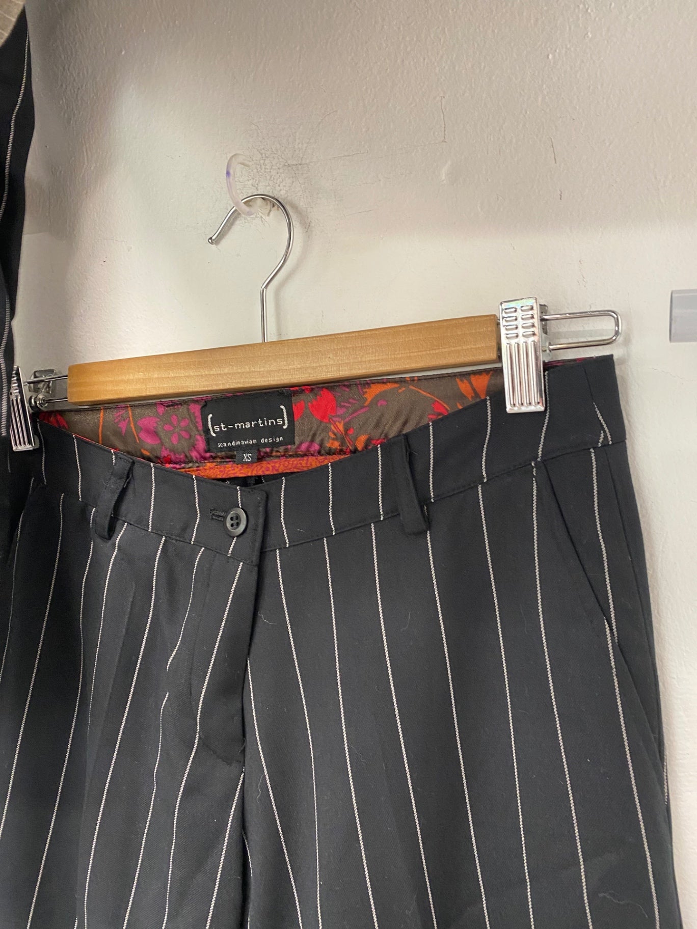 Fabulous y2K St-Martins 3 Piece Suit UKS Black pinstripes Rare BT001