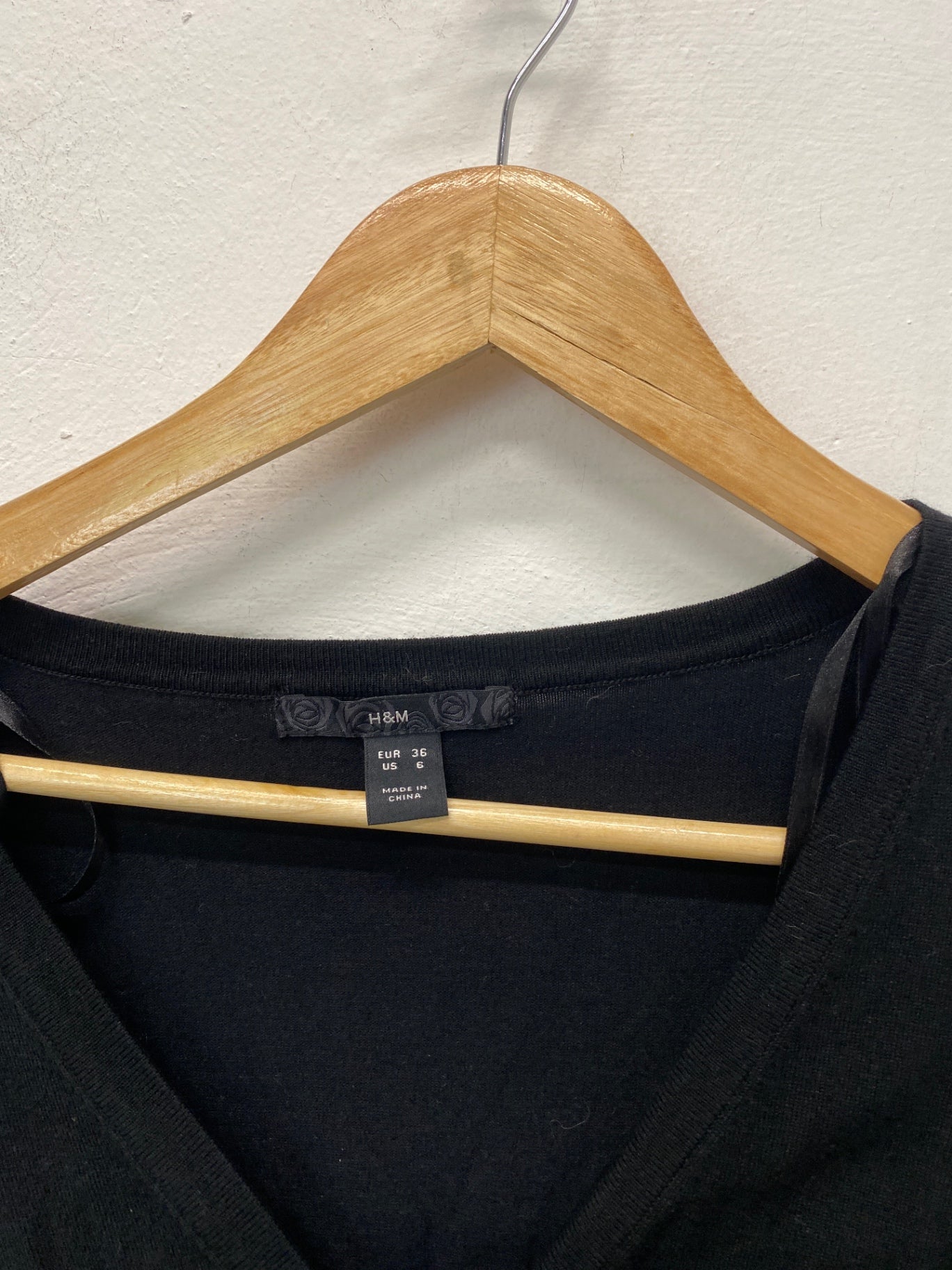 Fabulous H&M Cardigan UK8 Black with gold embroidery boho chic BT001