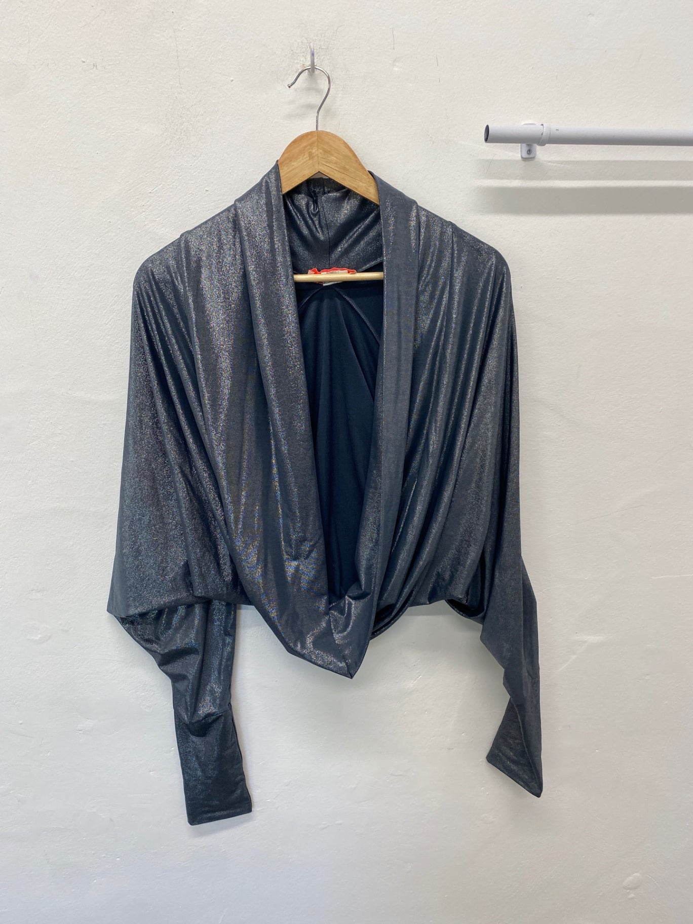 Fabulous Lulu & Red Kimono Shrug Uk 10 Silver Boho retro chic BT001