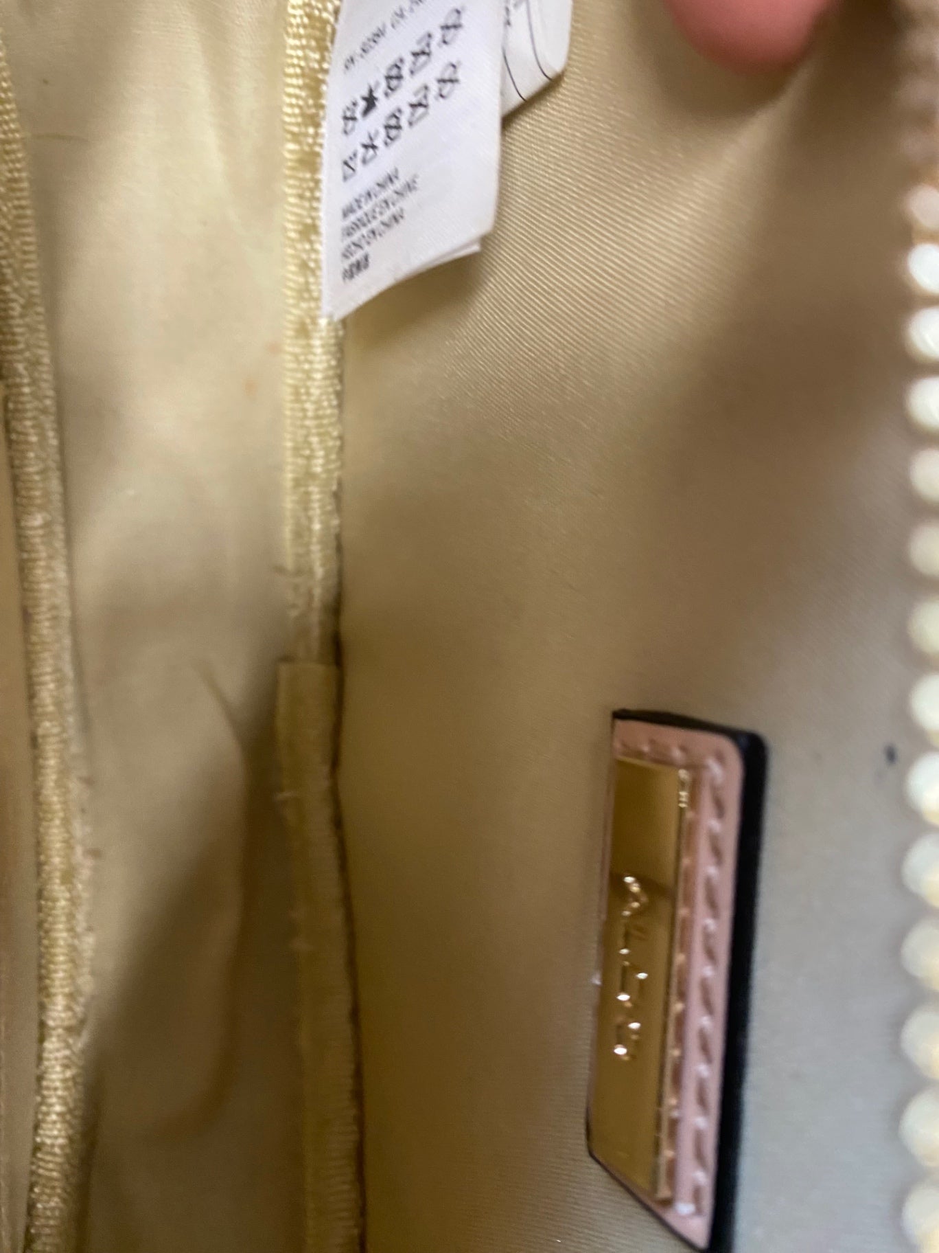 Fabulous Aldo Lips Handbag One size Beige chain handle GC003