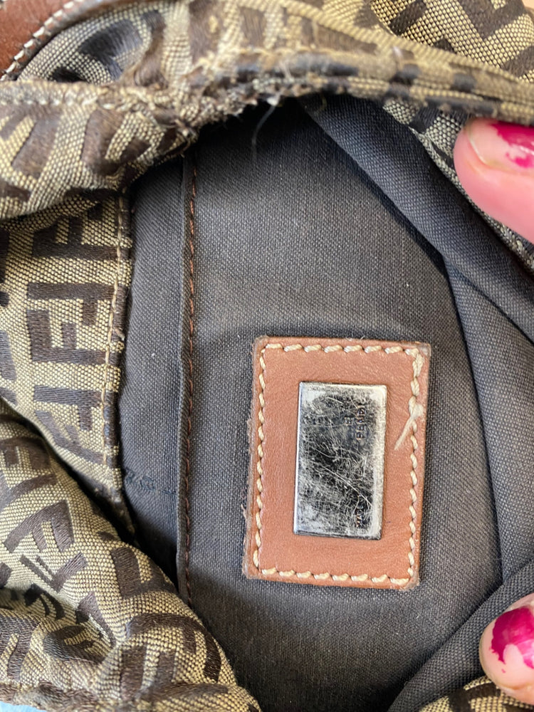 Fabulous Fendi Zucchino Vintage Mama Baguette Messenger crossbody One size logo GC003