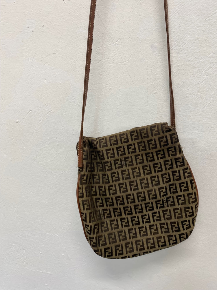 Fabulous Fendi Zucchino Vintage Mama Baguette Messenger crossbody One size logo GC003