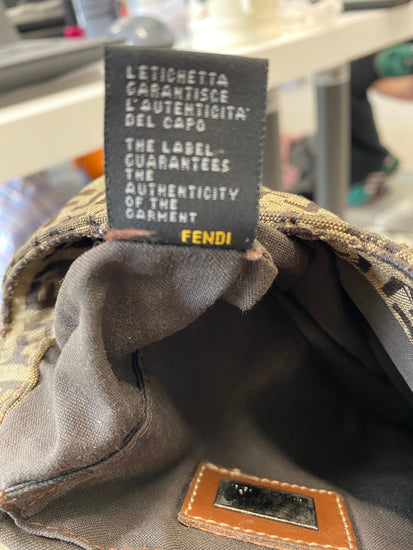 Fabulous Fendi Zucchino Vintage Mama Baguette Messenger crossbody One size logo GC003