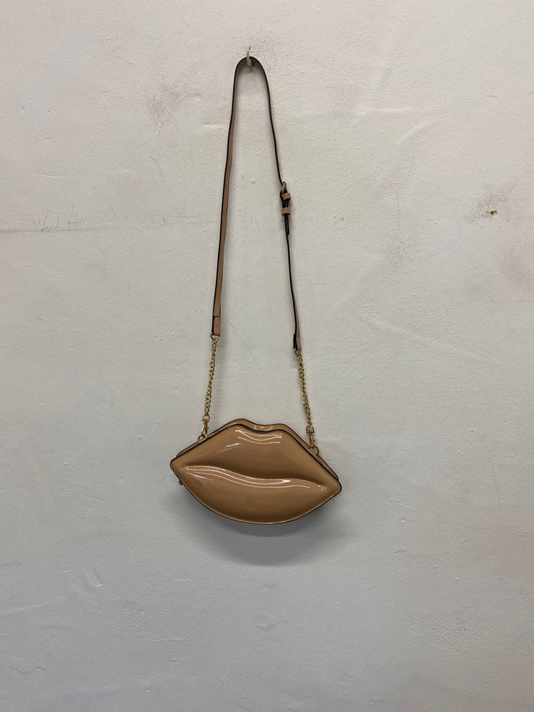 Fabulous Aldo Lips Handbag One size Beige chain handle GC003