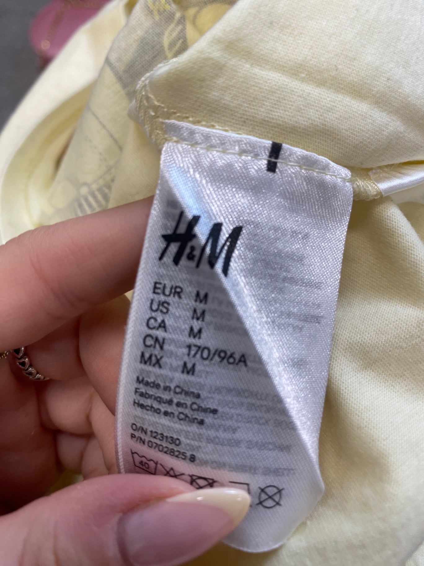 Fabulous H&moschino T-Shirt UK M Yellow Disney GC003