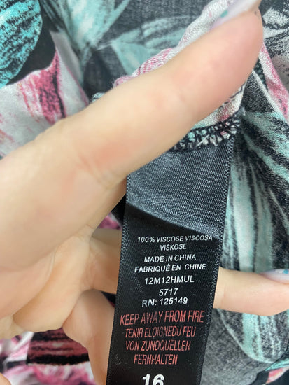 Fabulous KENDALL + KYLIE Crop Top UK16 Black Multi Botanical GC003