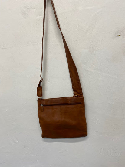 Fabulous Radley Messenger crossbody Tan characterful GC003