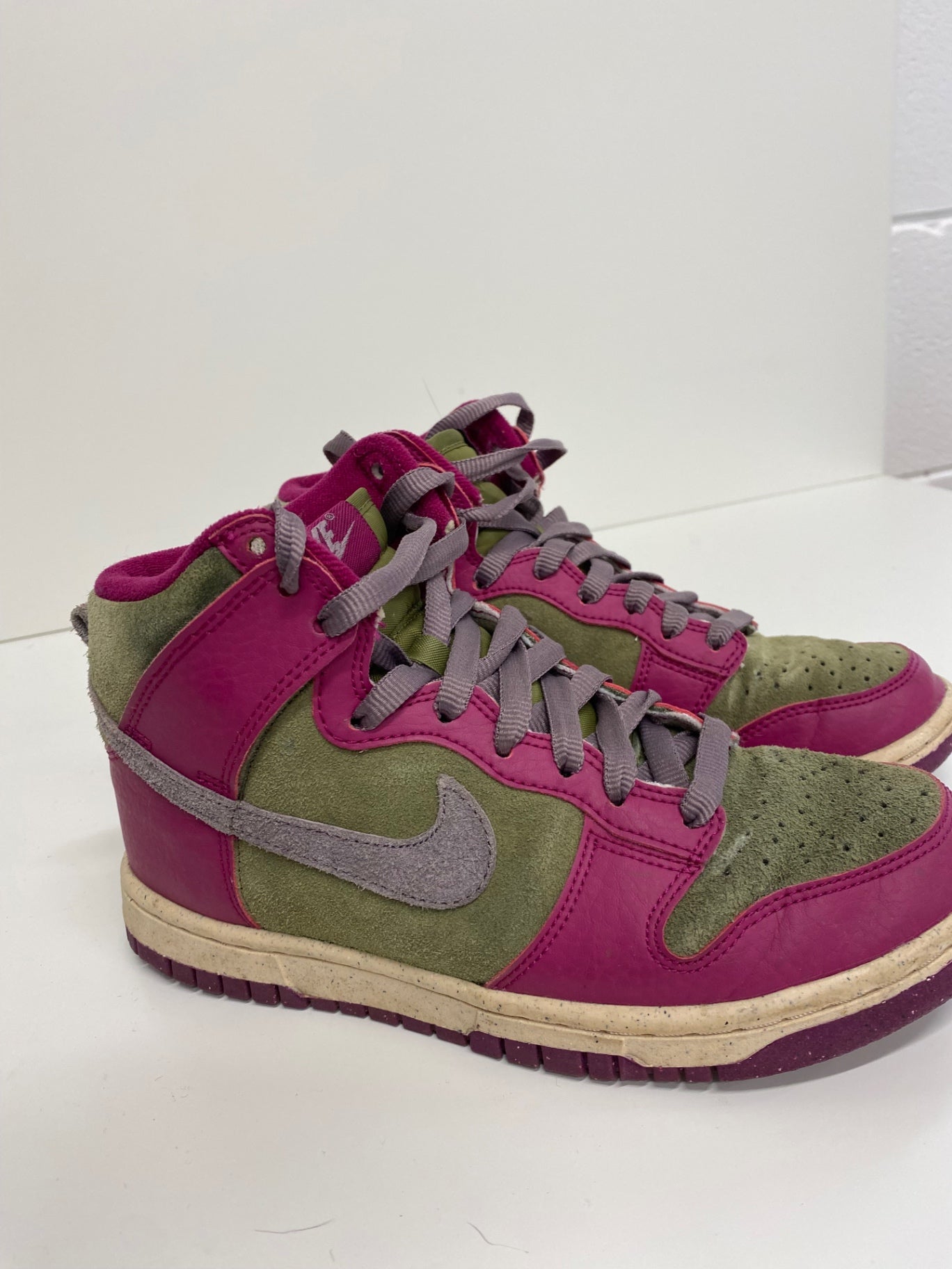 Fabulous Nike Dunk High Dynamic Berry Sneakers UK4 Pink & Olive Green Rare VT002