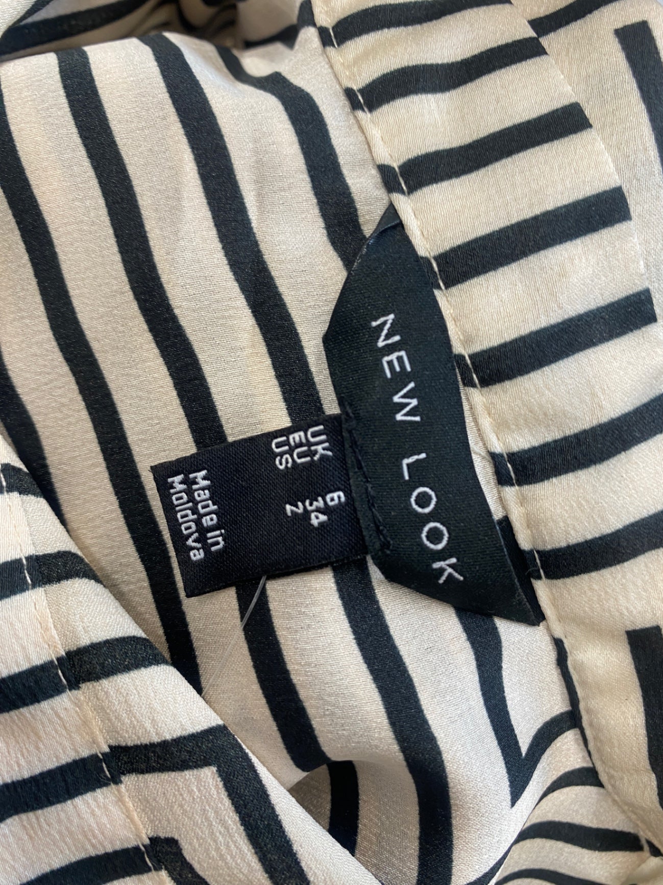 Fabulous New look Sleeveless Shirt UK8 Beige black striped VT002