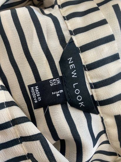 Fabulous New look Sleeveless Shirt UK8 Beige black striped VT002