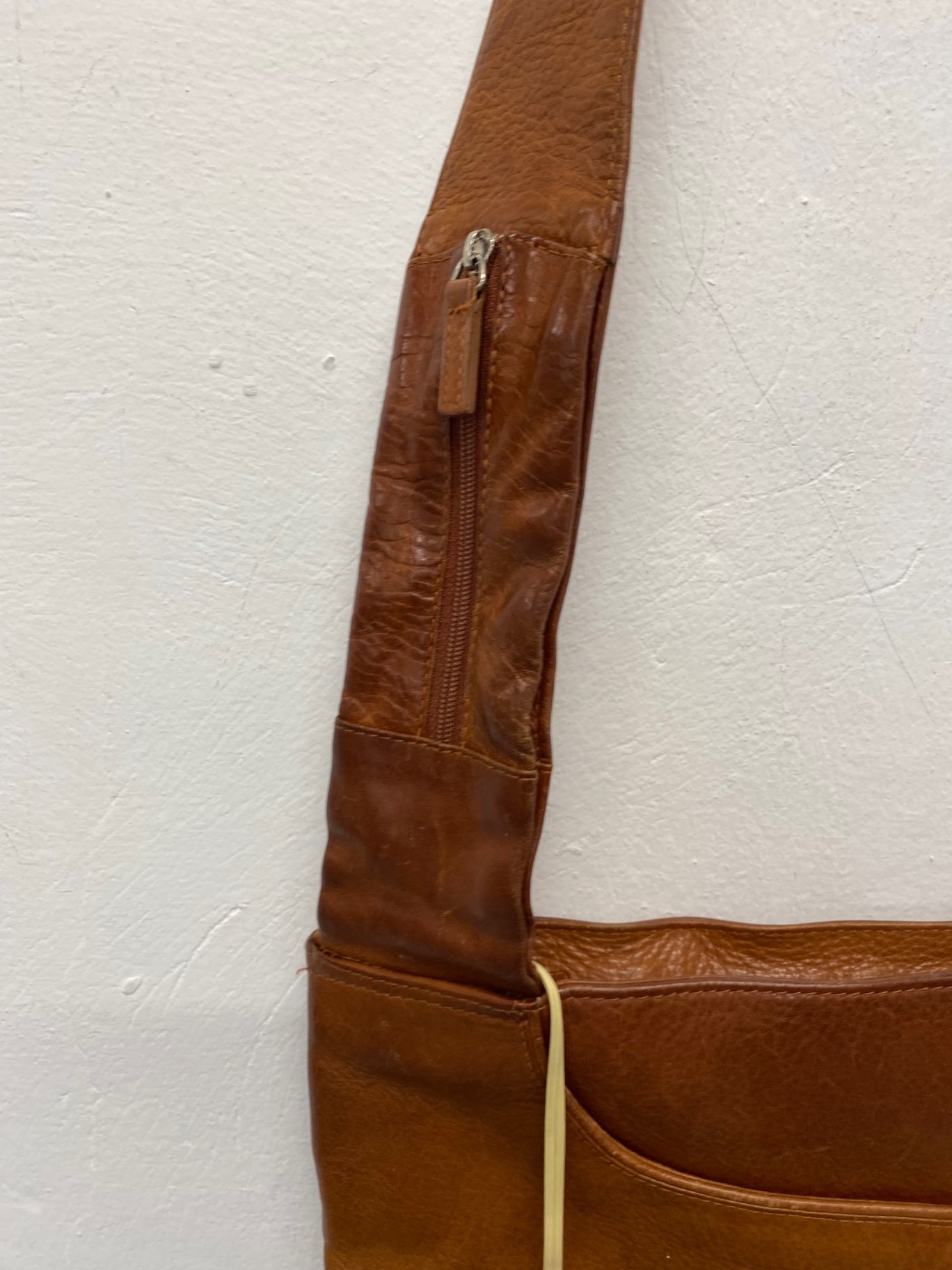 Fabulous Radley Messenger crossbody Tan characterful GC003