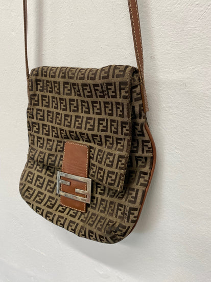 Fabulous Fendi Zucchino Vintage Mama Baguette Messenger crossbody One size logo GC003