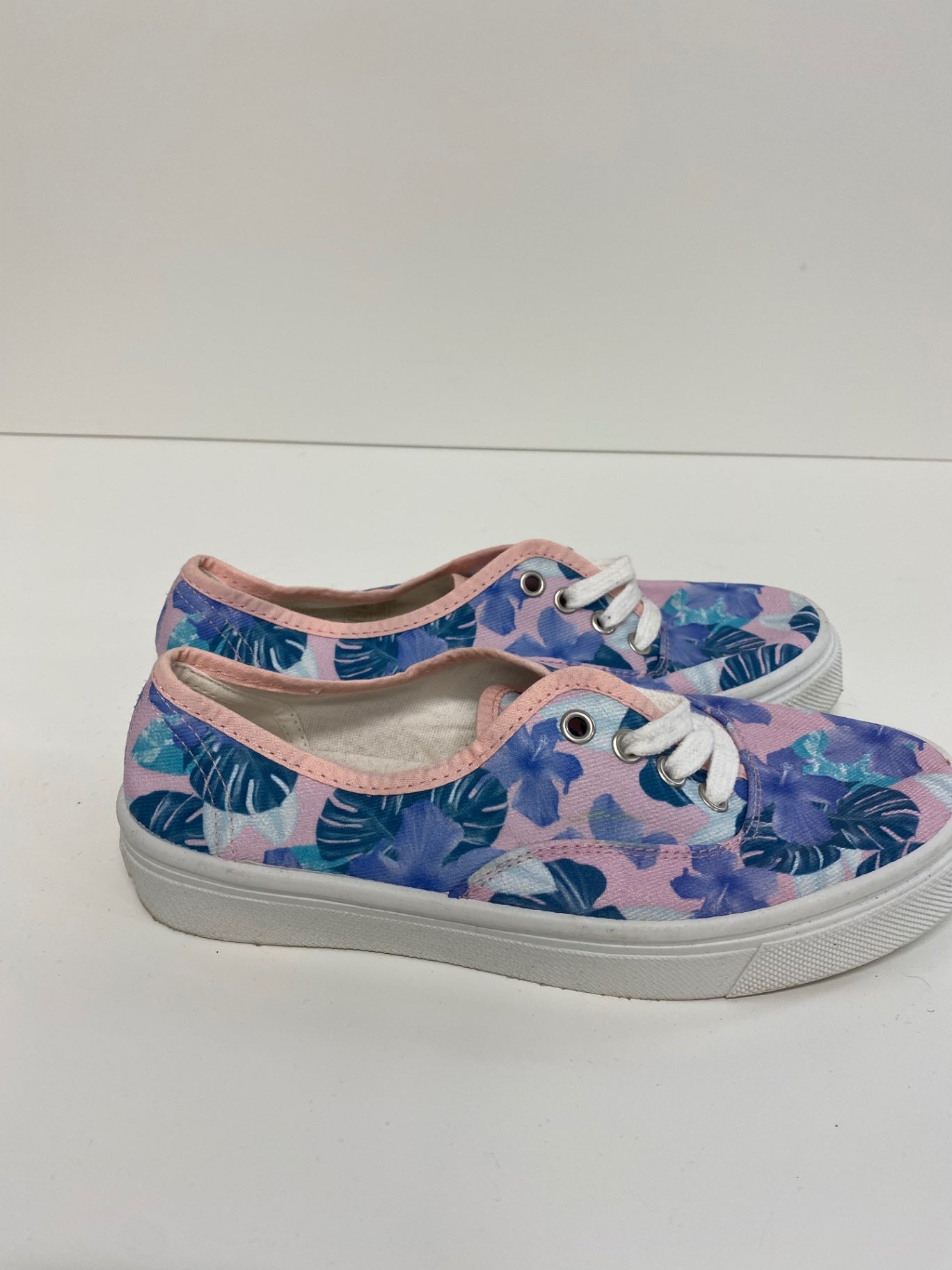 Fabulous Office Sneakers UK3 Pink and Blue summer classics GC003