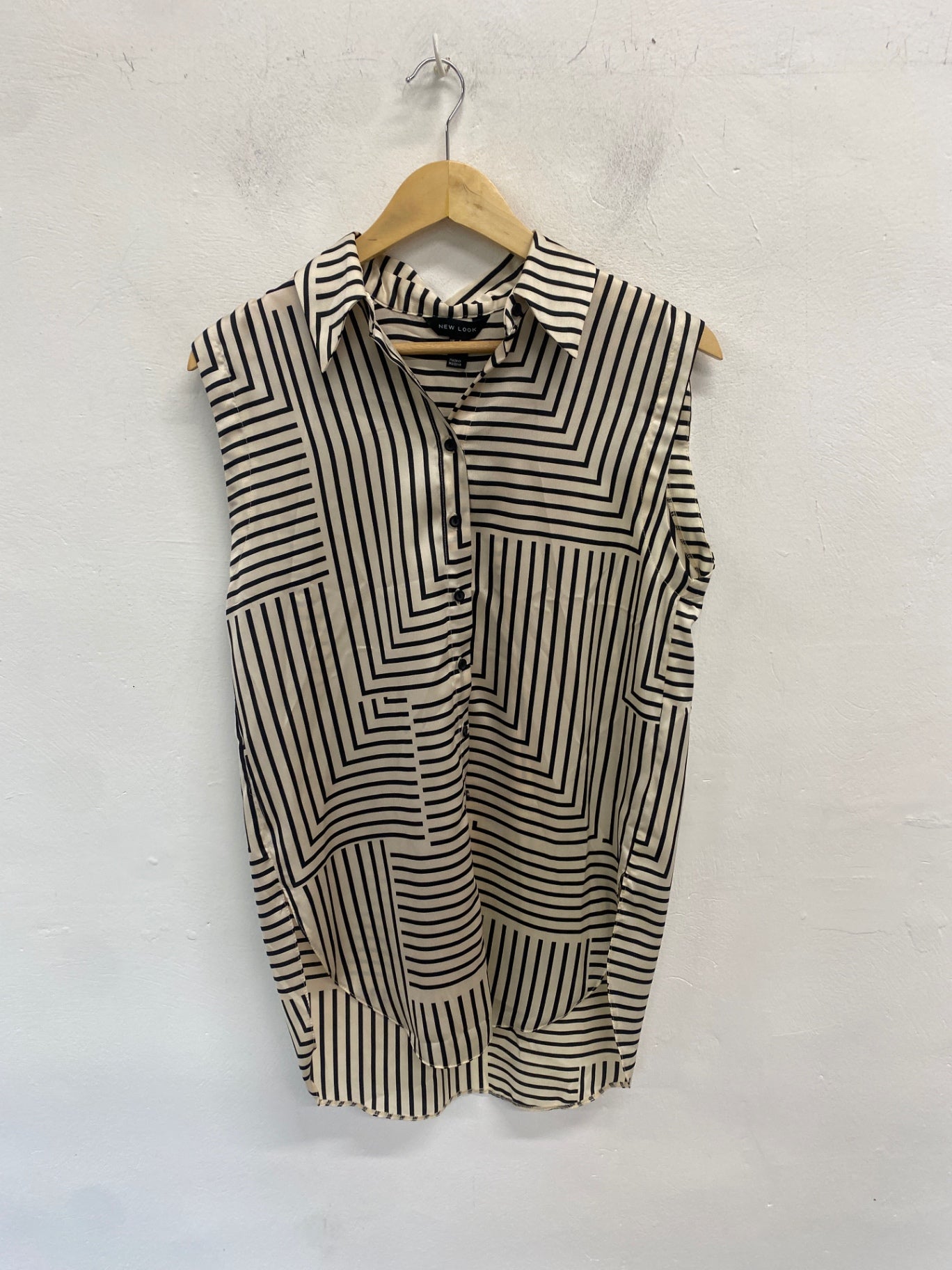 Fabulous New look Sleeveless Shirt UK8 Beige black striped VT002
