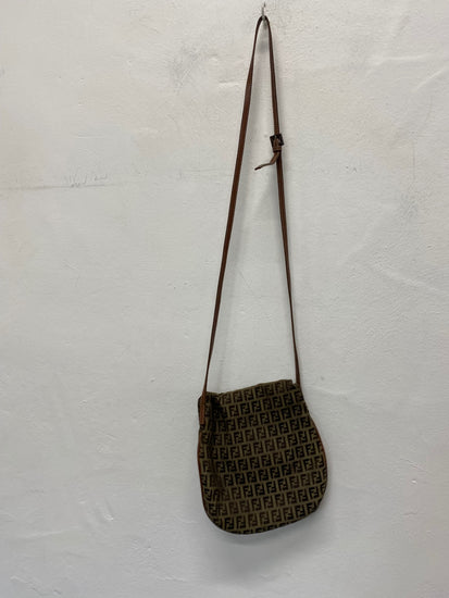 Fabulous Fendi Zucchino Vintage Mama Baguette Messenger crossbody One size logo GC003