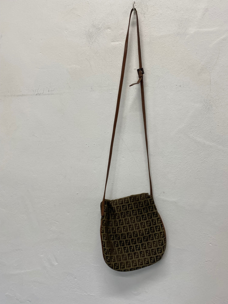 Fabulous Fendi Zucchino Vintage Mama Baguette Messenger crossbody One size logo GC003