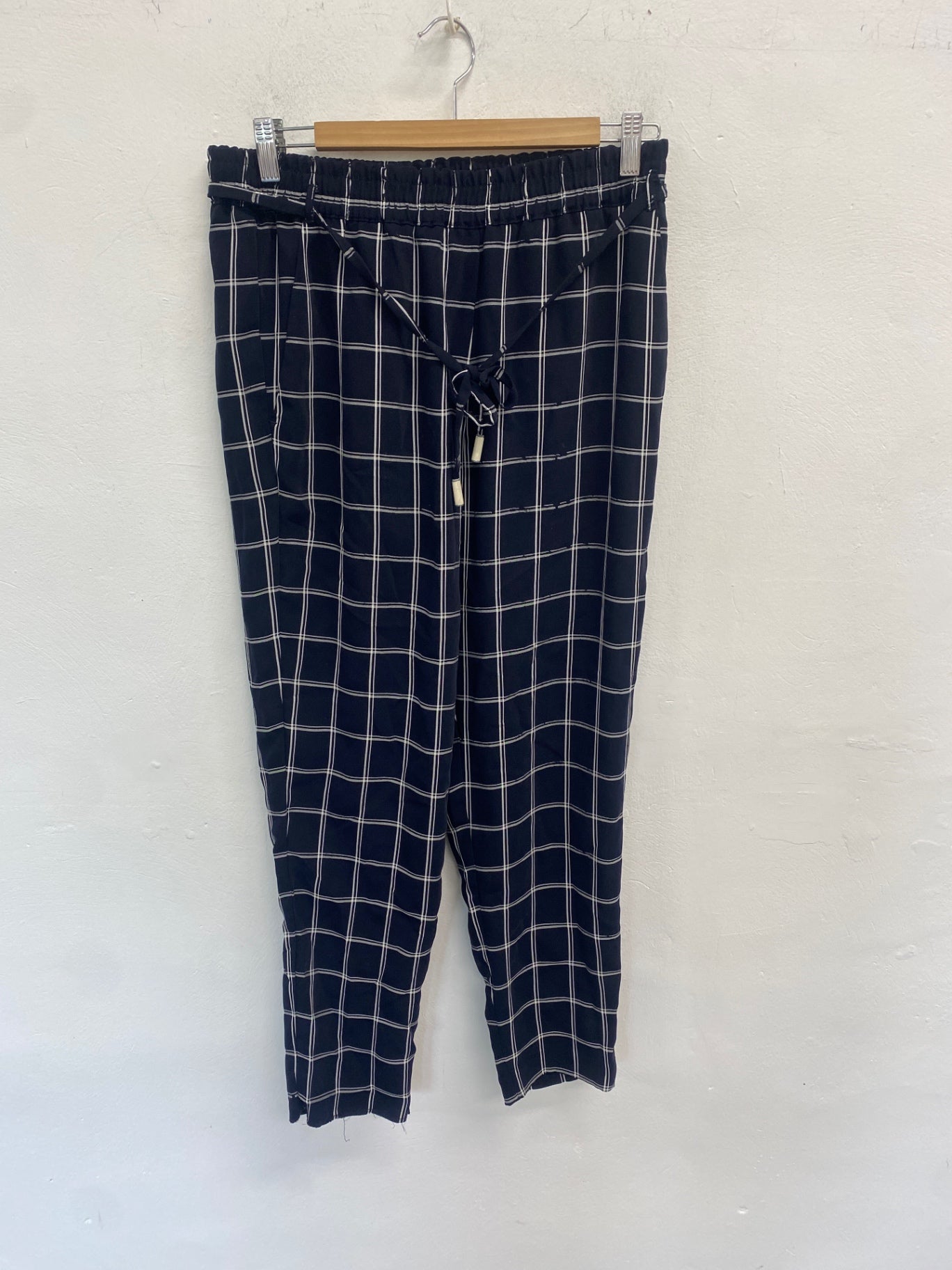 Fabulous Mango Cropped trousers UK M Navy blue checkered AM013