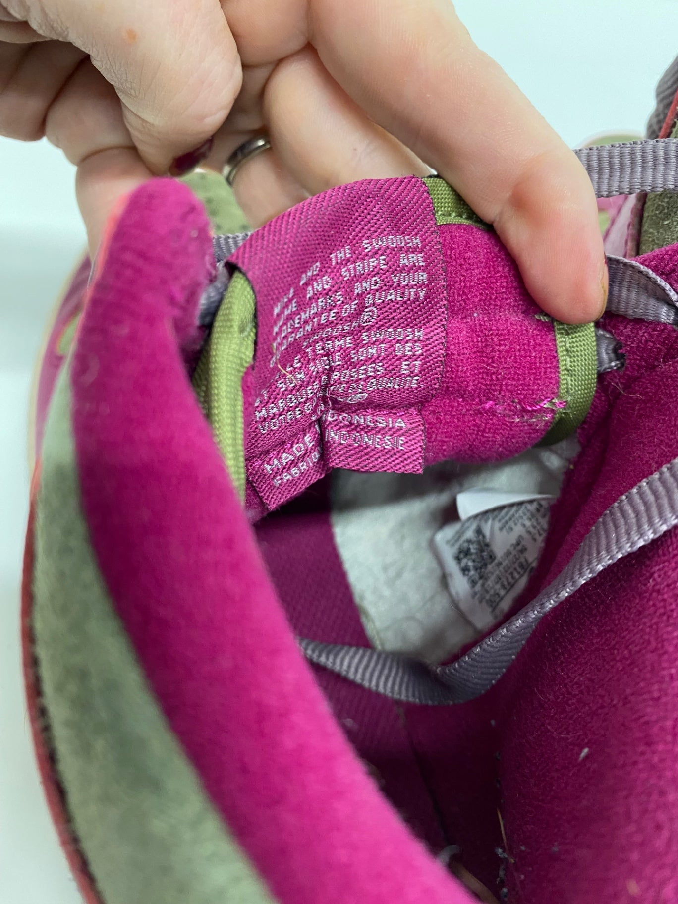 Fabulous Nike Dunk High Dynamic Berry Sneakers UK4 Pink & Olive Green Rare VT002