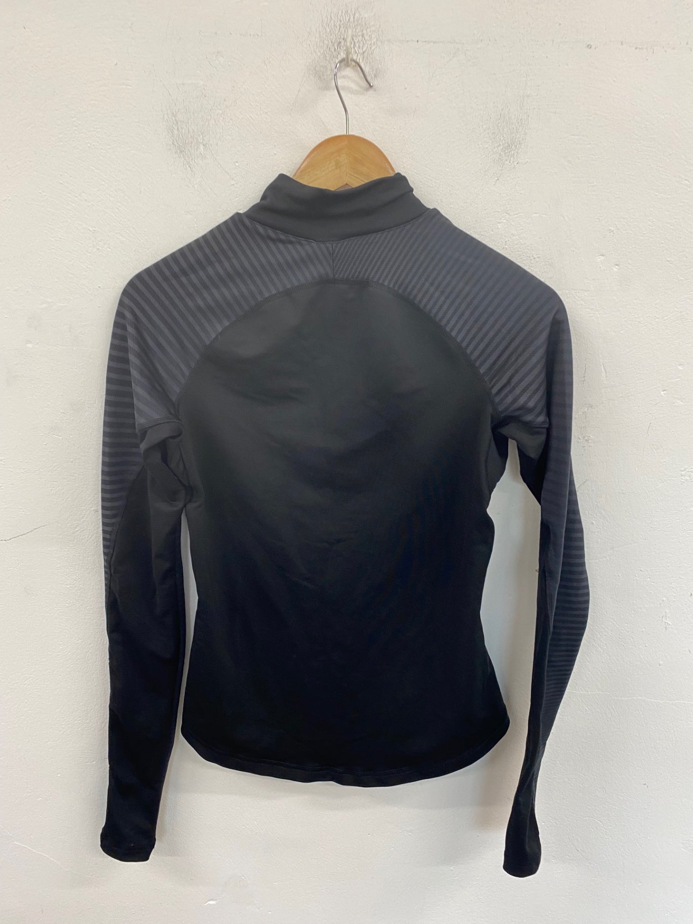 Fabulous adidas Alphaskin Top UK8-10 Black & Grey VT002