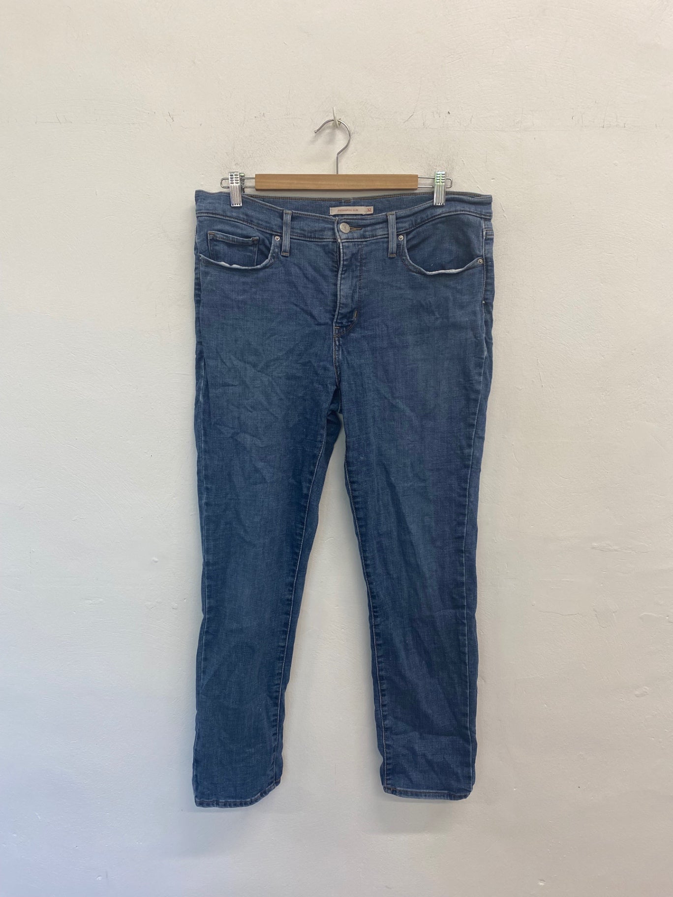 Gorgeous Levi’s 312 shaping slimJeans W32" L30” NR002