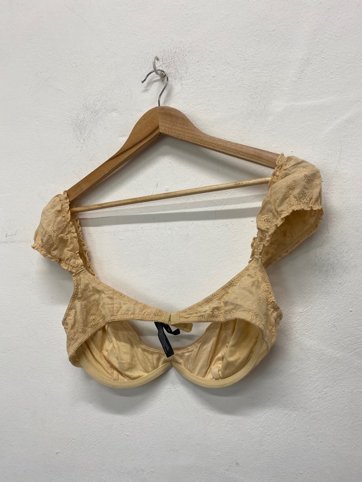 Gorgeous Urban Outfitters Bra 34C Butterscotch Yellow broderie FH004