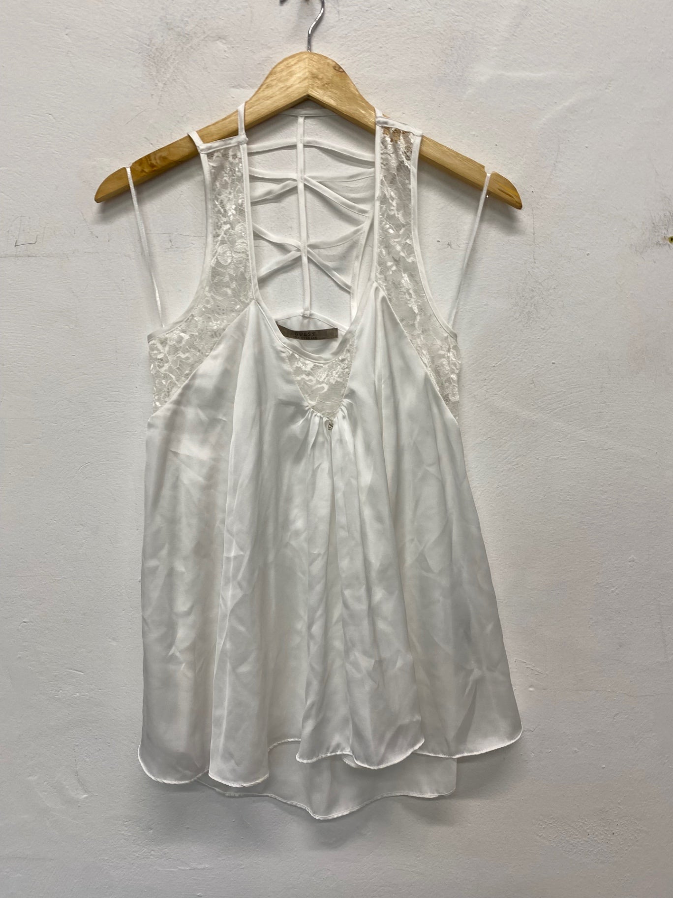 Gorgeous Guess Camisole UK S White slinky classic SL002