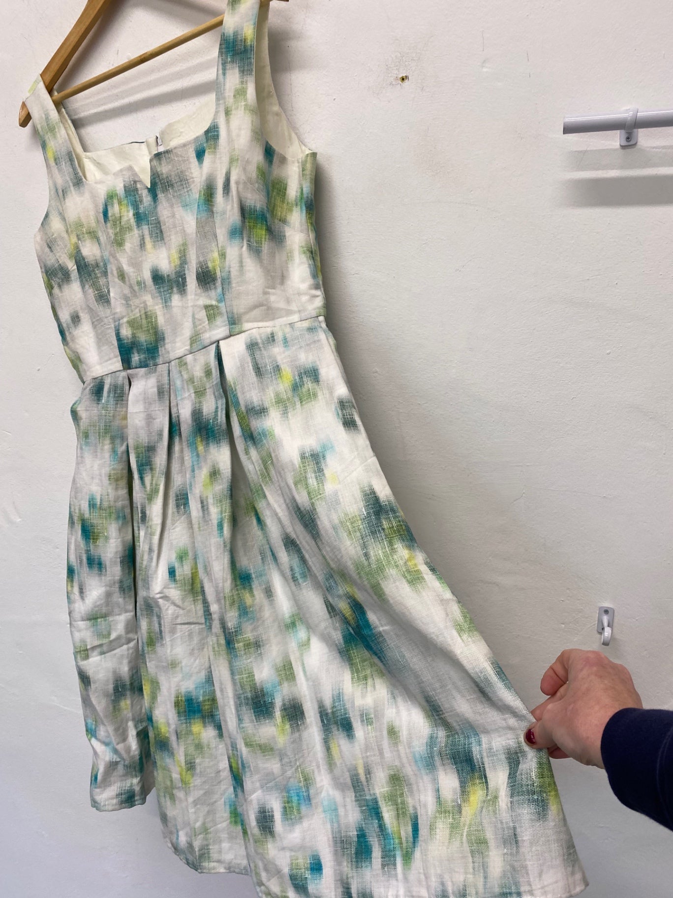 Gorgeous Handmade Vintage Dress Uk14 White & pastel green NR002