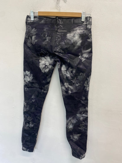 Gorgeous GUESS Low rise Jeans W29" Black grey floral SL002